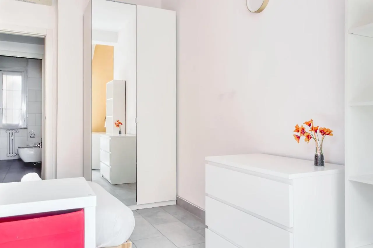 Joivy Cosy Flat Near Villa Mirabello Milan